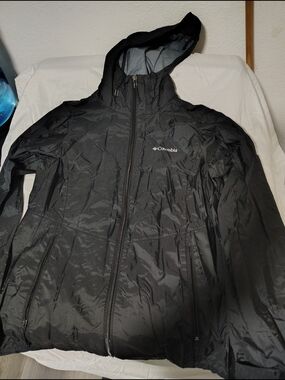 Columbia Women Black Hooded Jacket